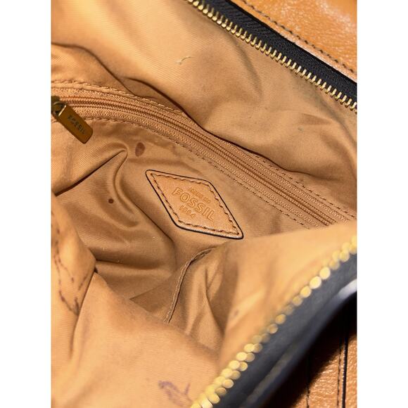 Fossil Parker style woman's brown leather backpack with key charm everyday bag - Picture 12 of 16